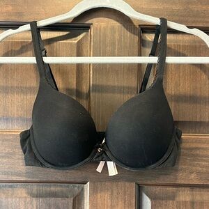Victoria's Secret Body By Victoria bra- blac- 34C